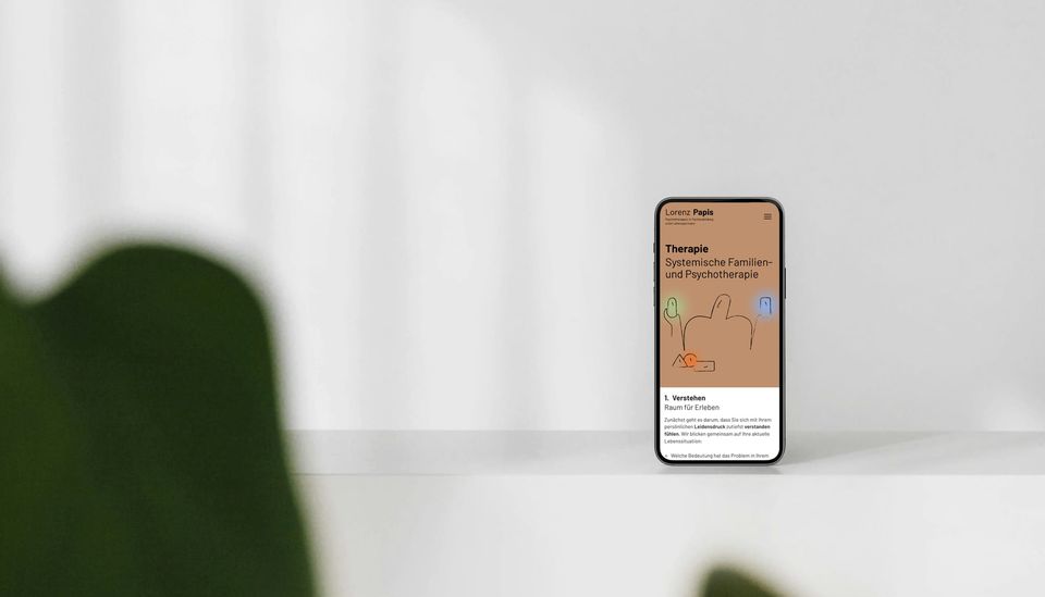 Smartphone mit der Startseite von Lorenz Papis